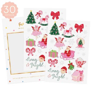 Może przedstawiać: Zestaw 30 tymczasowych tatuaży o tematyce świątecznej z ilustracjami Świętego Mikołaja, choinek, wróżek i lasek cukrowych. Zestaw zawiera 30 tatuaży z metalicznymi akcentami i napisem "Merry & Bright".