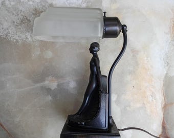 Vintage Art Deco Lady Lamp