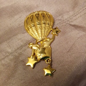 Large Gold Tone Hot Air Balloon Pin
