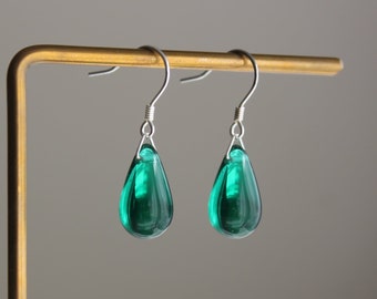 Emerald green teardrop earrings Everyday Minimal earrings Simple classic earrings Gift