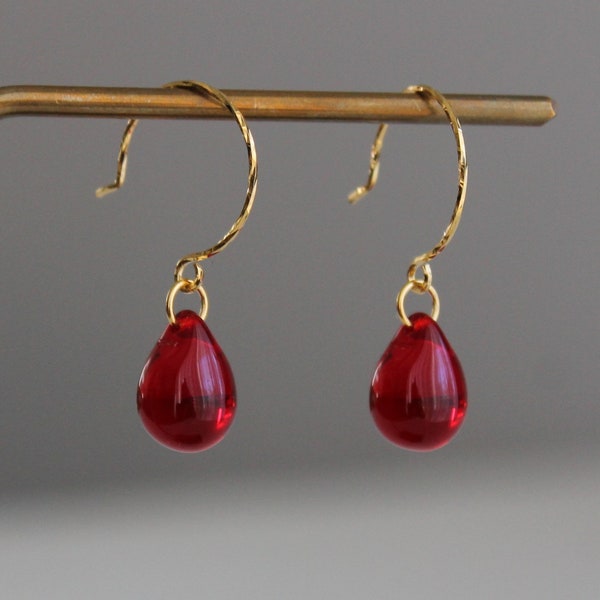 Boucles d'oreilles en forme de larme rouge avec crochets d'oreilles surdimensionnés Boucles d'oreilles minimales cadeau