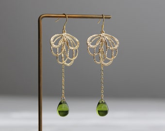 Pendentif en plaqué or avec boucles d'oreilles en forme de larme en verre vert péridot Boucles d'oreilles de demoiselle d'honneur Boucles d'oreilles pour occasion Cadeau