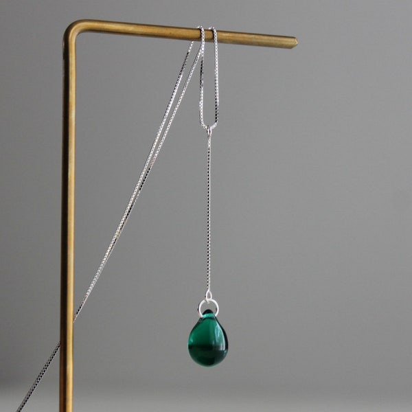 Sterling silver Lariat necklace with emeral green teardrop Party Occasion necklace Gift