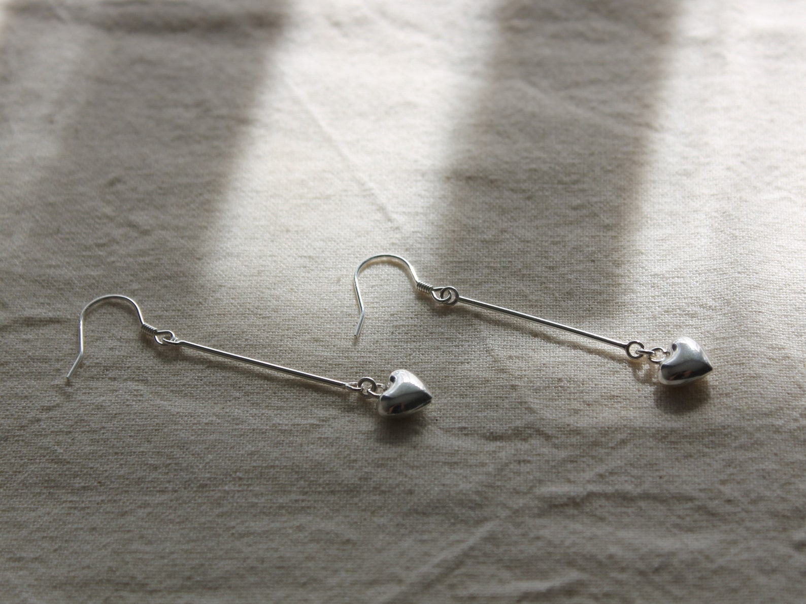 Silber Bar und Herz Ohrringe moderne Minimale Ohrringe Party | Etsy