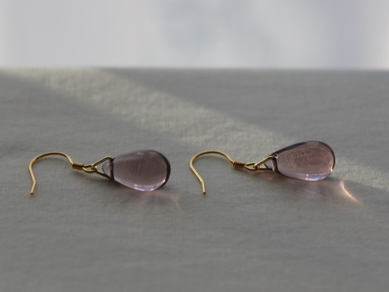 Light plum purple teardrop earrings Minimal Classic earrings Gift image 2