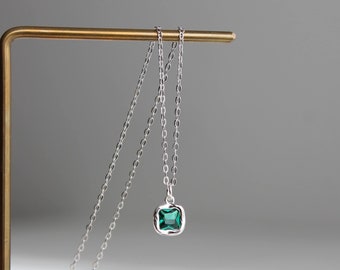 Sterling silver square emerald green zircon pendant necklace