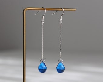 Chaîne en argent sterling et boucles d'oreilles en forme de larme bleu foncé Boucles d'oreilles classiques et élégantes Cadeau