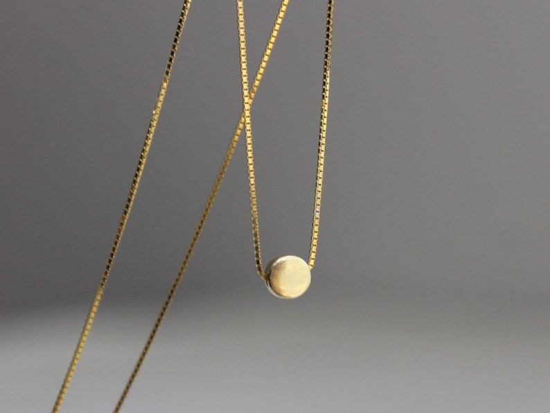 Collier en plaqué or sur argent avec petit pendentif rond Collier géométrique minimaliste Collier empilable Cadeau image 3
