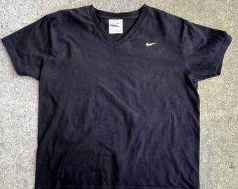 Camiseta Nike Gray Tag de algodón negra / Camiseta de cuello redondo mediana para mujer estilo vintage Y2K