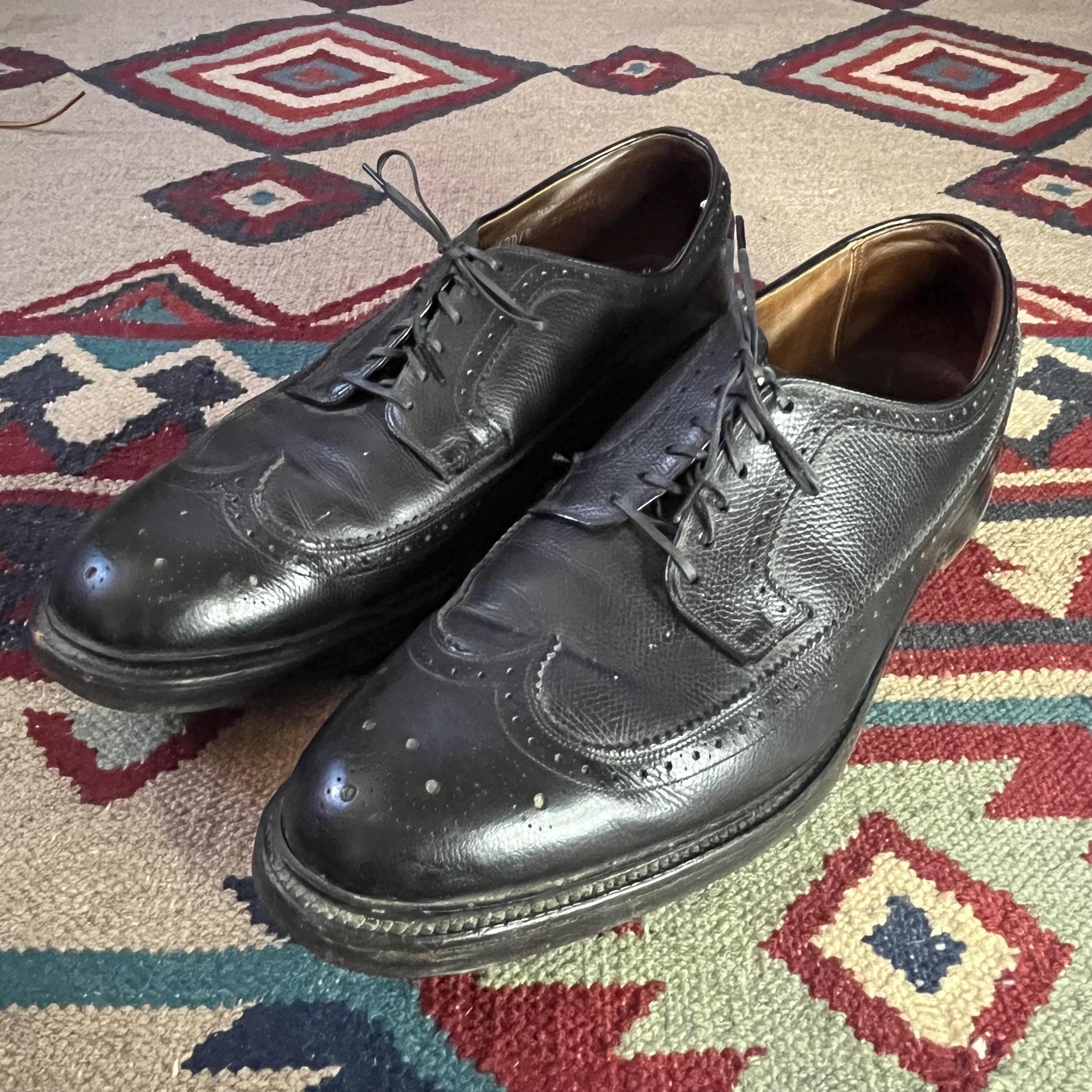 Vintage 60s Hanover V-cleat Black Calfskin Leather Wingtip Dress