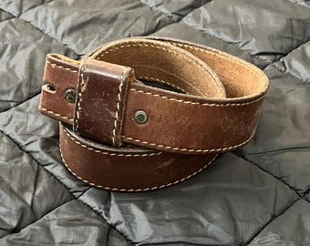 Vintage 70s Oil Tanned Bridle Leather Belt | Mens Size 30 Brown