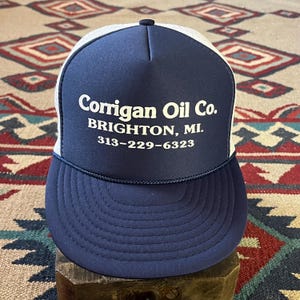 Boné vintage com aba SnapBack da Corrigan Oil Company | Boné Trucker dos anos 90