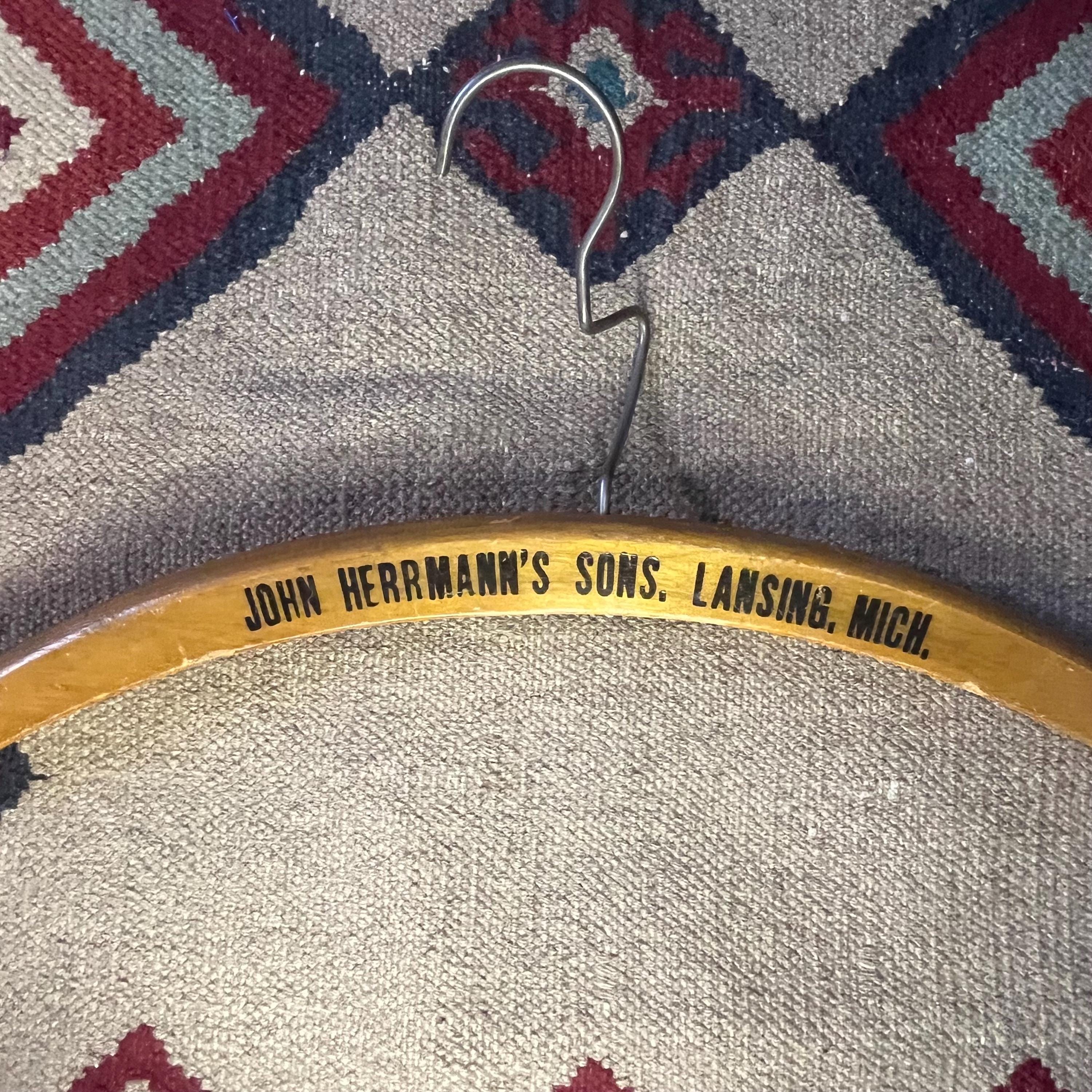 ミシガン州ランシングのメンズ テーラード スーツ ストア アンティーク