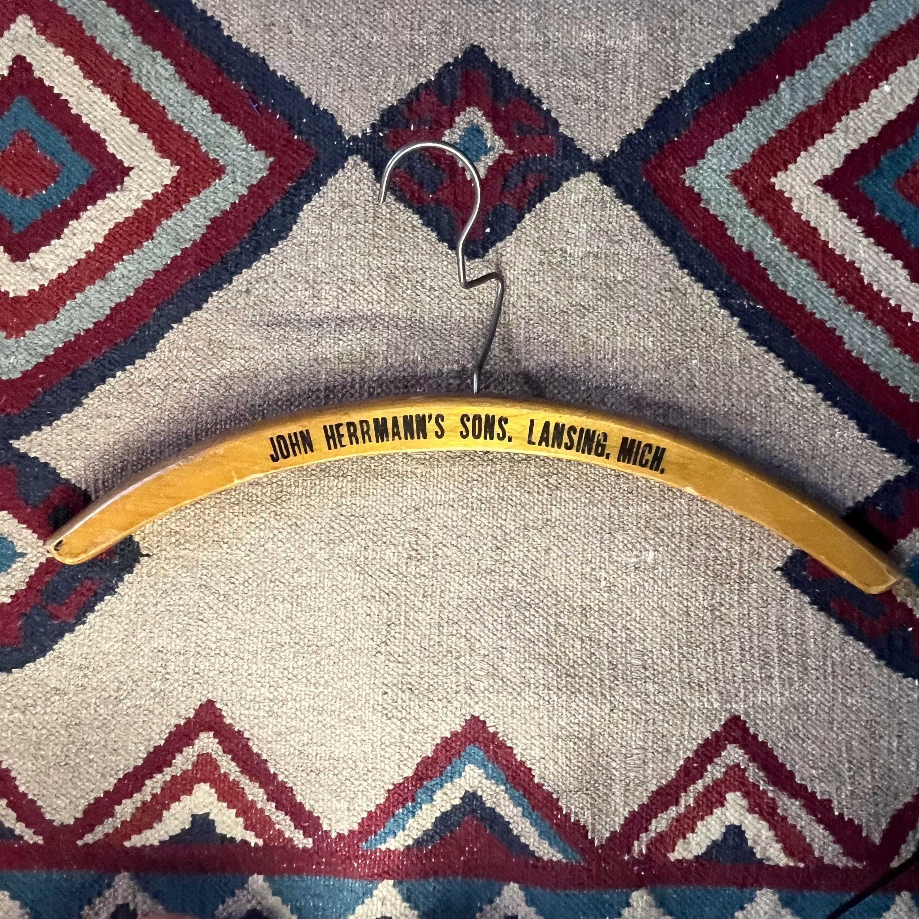 ミシガン州ランシングのメンズ テーラード スーツ ストア アンティーク