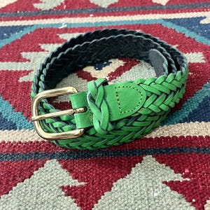 1990s Capezio Green Leather Braided Woven Belt | Vintage  display picture 3