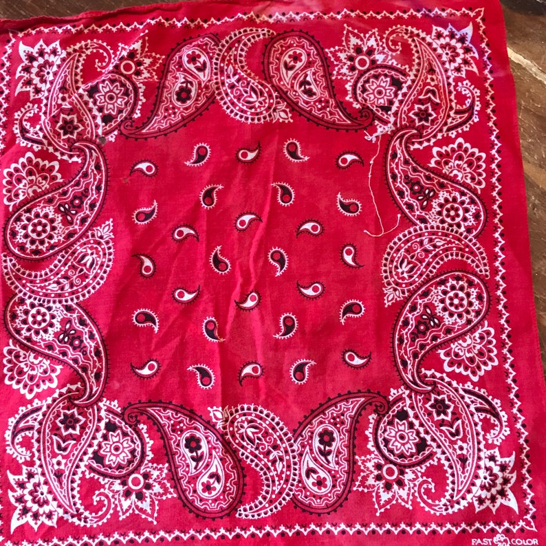 Vintage Elephant Trunk Up Fast Color Sun Faded Red Paisley Western Cowboy Handkerchief Bandana 15.5 x 17