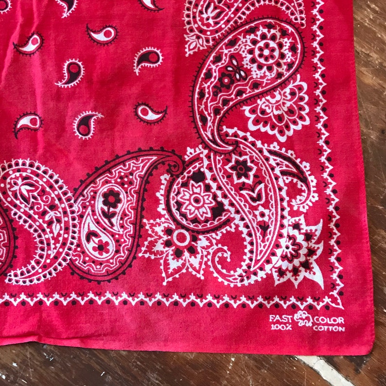 Vintage Elephant Trunk Up Fast Color Sun Faded Red Paisley Western Cowboy Handkerchief Bandana 15.5 x 17