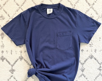 Camiseta unisex Comfort Colors con bolsillo – Algodón hilado en anillo