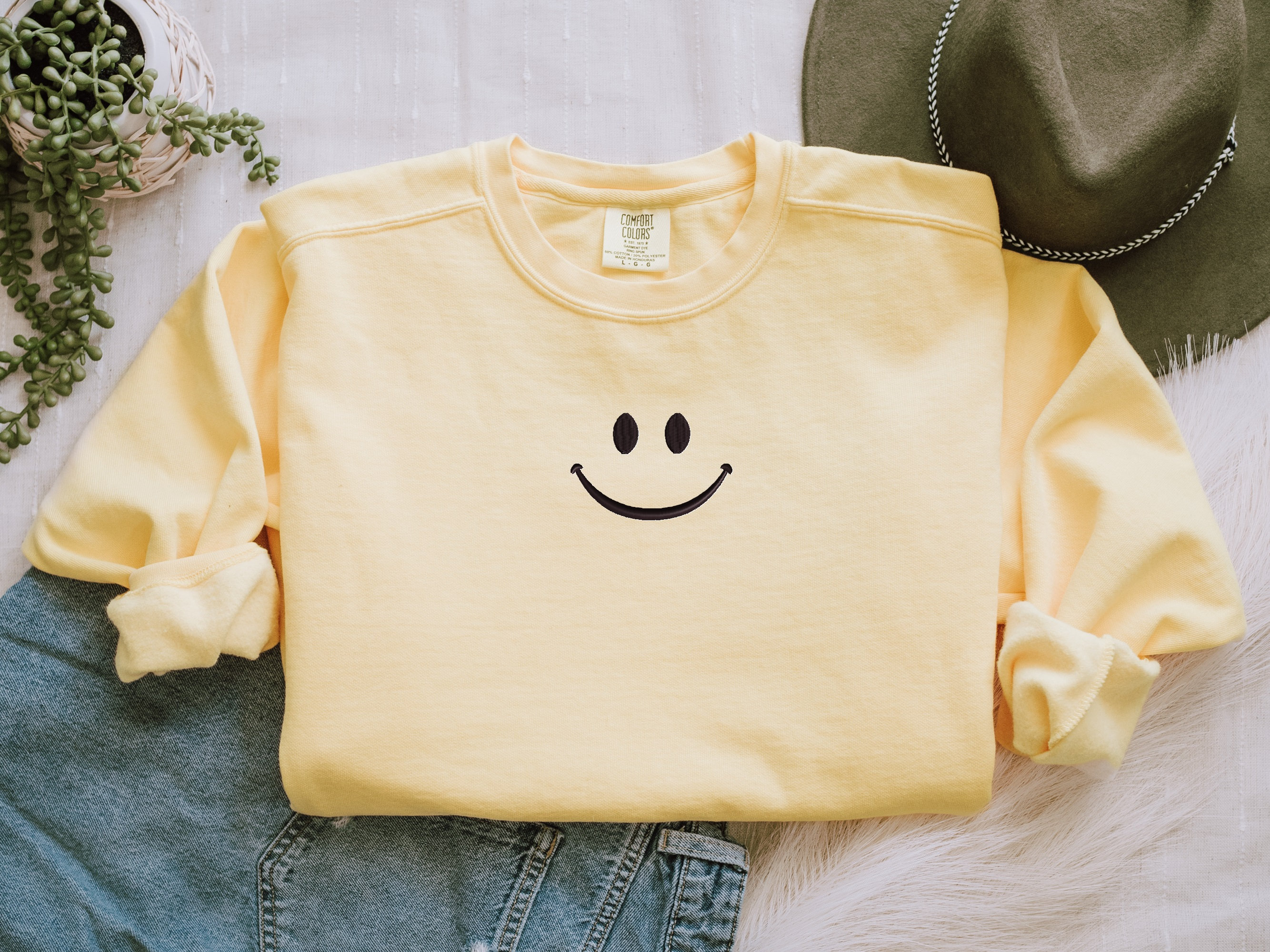 [GRAVER]★DUCK FACE EMBROIDERY SMILE SWEATSHIRT Duck Face Embroidered Smile Sweatshirt - GRAVER | 60