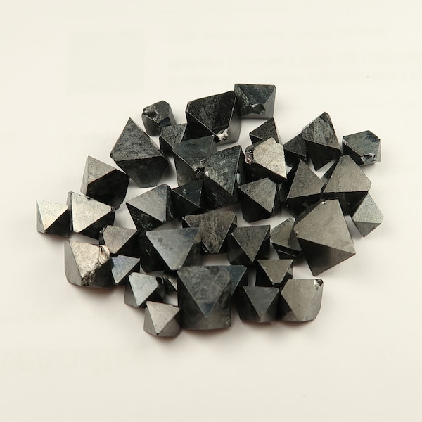 Magnetite crystal specimens from Australia, Brazil, Pakistan, Tanzania | Buy Magnetite Iron Ore specimens online | Minerals from a UK Shop