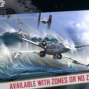 プレイマット TCG スターウォーズ: アンリミテッド対応 - 彼らは後ろから来た! - 24" x 14" インチ (600 x 350 mm) - トレーディングカードゲームパッド、プレイヤーマット