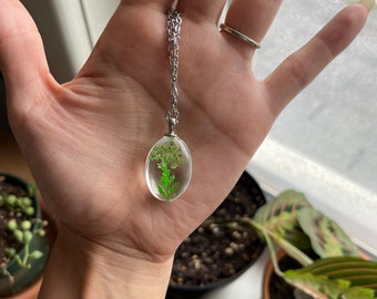 Pressed Flower Pendant, Birthday Gift, Gift for Her, Green Flowers, Glass Necklace, Dried Flower Necklace, Christmas Gift, Dainty Necklace