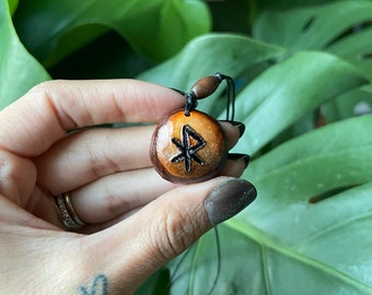 Love Binding Rune, Carved Avocado Stone, Rune Necklace, Gifts for Him, Christmas Gift, Love Talisman, Carved Avocado Pit, Viking Necklace