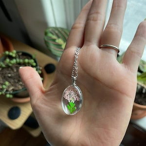 Pressed Flower Pendant, Birthday Gift, Gift for Her, Pink Flowers, Glass Necklace, Dried Flower Necklace, Christmas Gift, Dainty Necklace