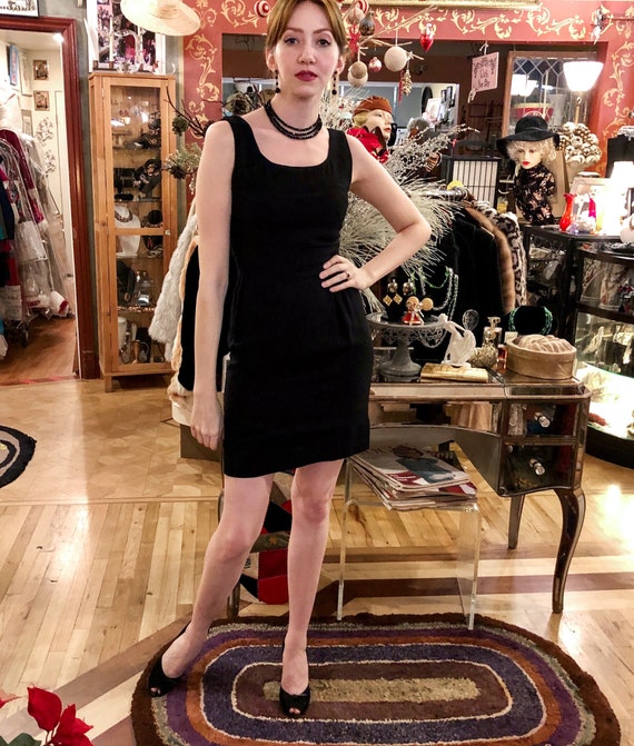 1960’s Scoop Neck Little Black Mini Dress