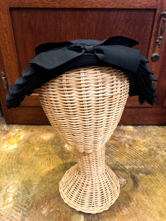 1940's Black Abstract Fanned Bow Fascinator