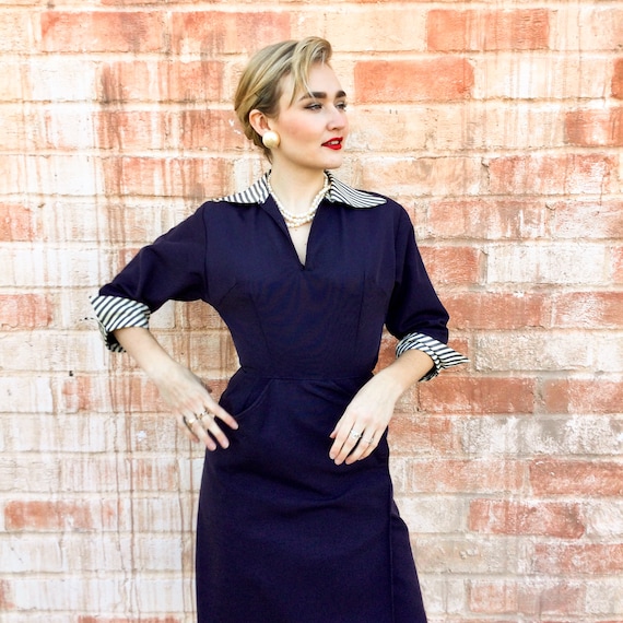 1950’s Navy Day Dress with Striped Accents - image 5