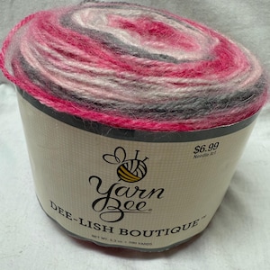 yarn bee Dee-lish boutique