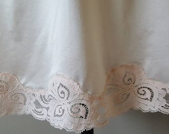 Half Slip Small Bali  25 Inch long Pink Nylon Extender Scalloped Lace Hem Vintage Lingerie ..