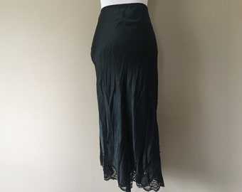 Half Slip Medium TT Vanity Fair Black Nylon Lacy Hem Vintage Apparel ..