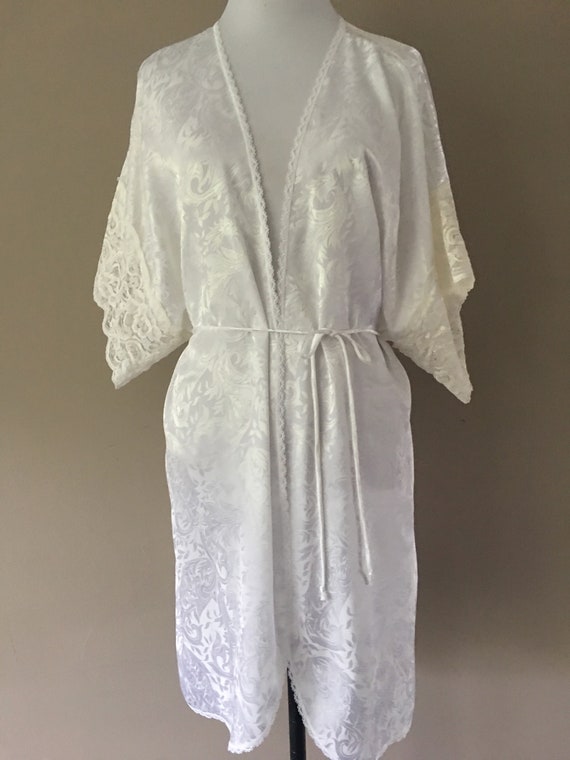 Lucie Ann II Made in USA White Robe - image 2