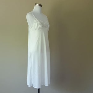 Full Slip Size 34 Vassarette White Nylon with Lace Trim Small Made In USA Vintage Lingerie