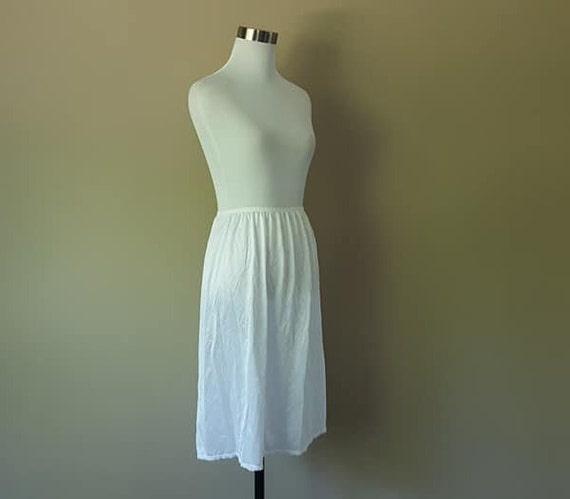 Half Slip Medium Vanity Fair 24 Inches Long Skirt… - image 9