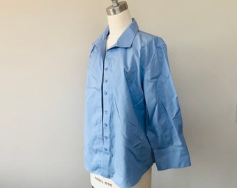 Blouse Chico's Size 2 Light Blue 3 Quarter Sleeves Medium Polished Cotton Button Front Wing Tip Collar Vintage Apparel