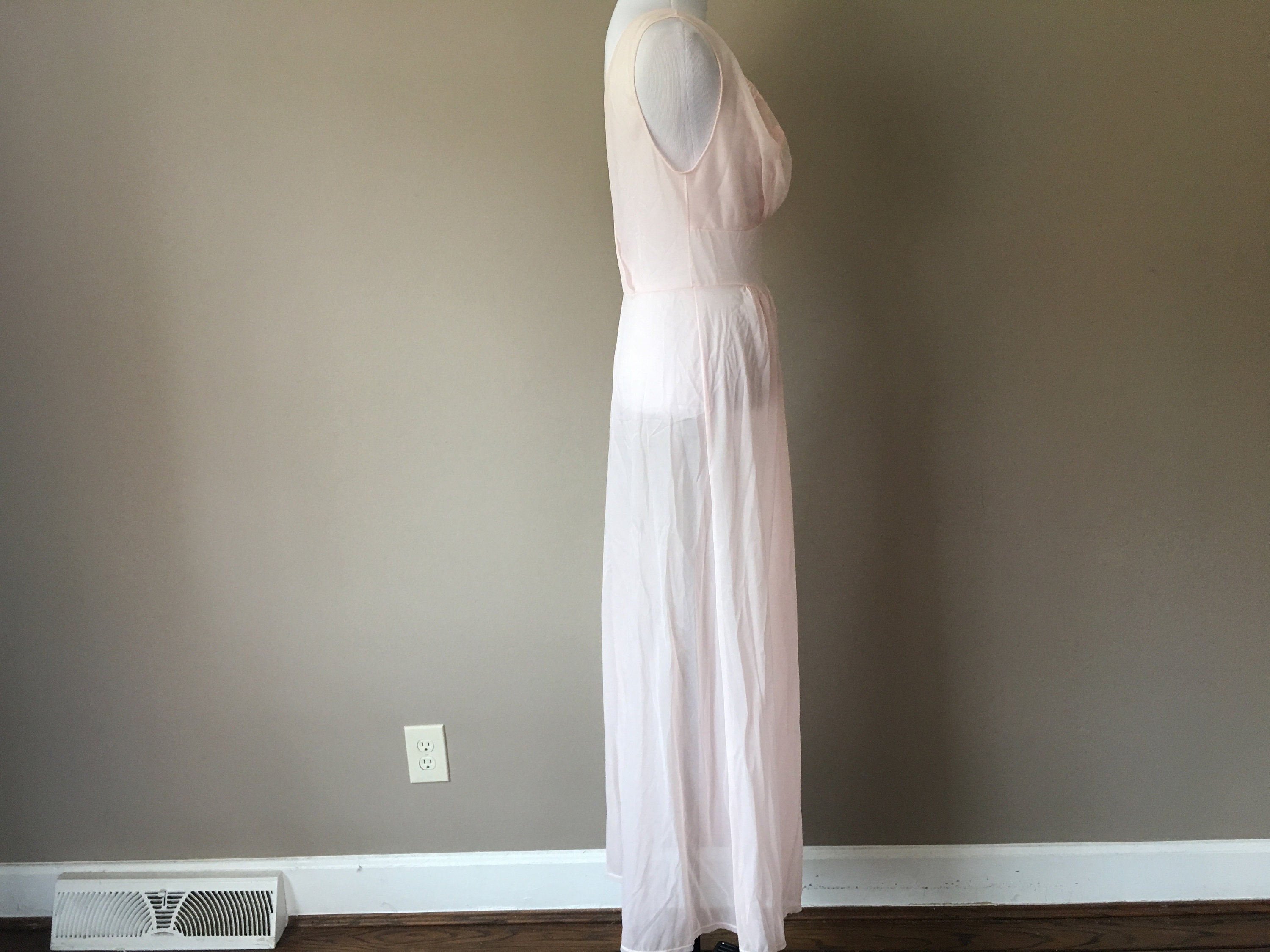 Vintage Size 34 Vanity Fair Nightgown Pink 1960's .. - Etsy
