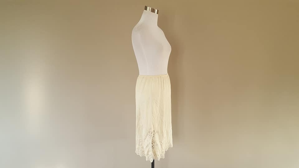 Halb Erbe kleine Mandel Lacy gefüttert Saum und Kathedrale | Etsy