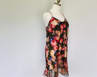 Chemise Medium Circa 3000 Sheer Hem Floral V Neck Slip Dress Gown Made In USA Vintage Lingerie