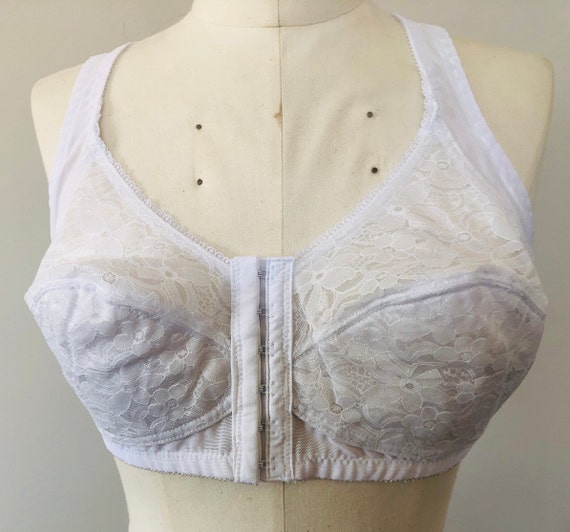 Bra 40B Lacy White Front Hook Sports Style Vintage Lingerie Wide Straps 