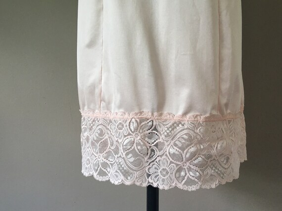 Full Slip Size 36 Bali Peachy Pink Lacy Bust and … - image 3