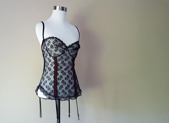 Merry Widow Large Nani Flower Black Lace With Gart