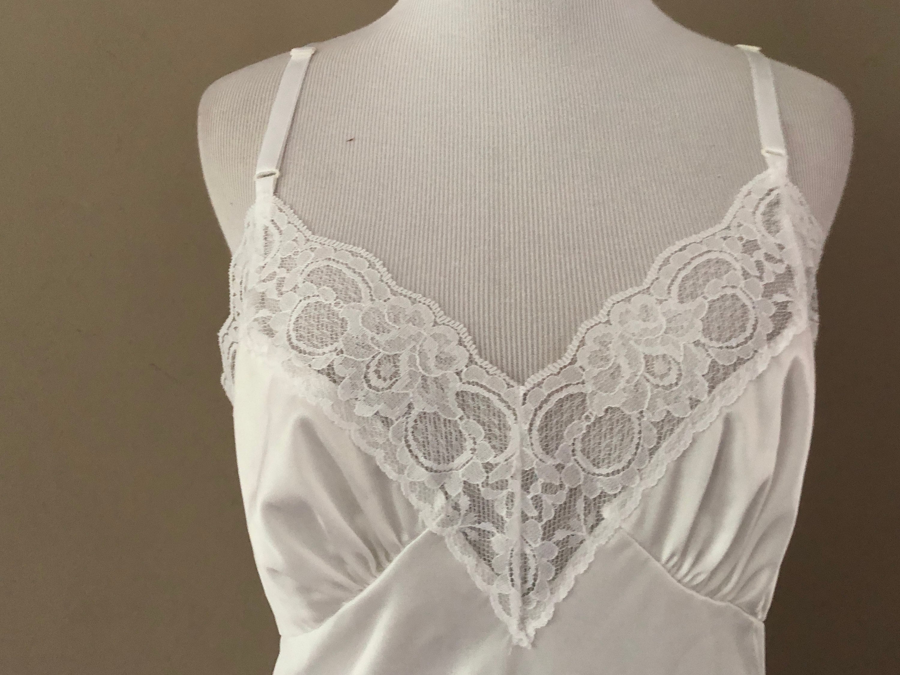 Full Slip Small Size 34 White Lacy Bust and Hem Vintage | Etsy