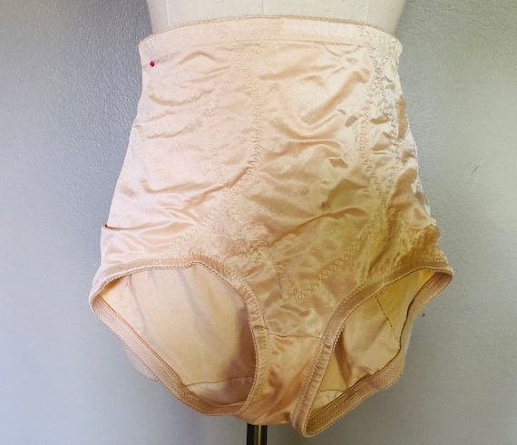 V Control ladies Medium Shiny Vintage Style Body Shaper Briefs Panty Girdles