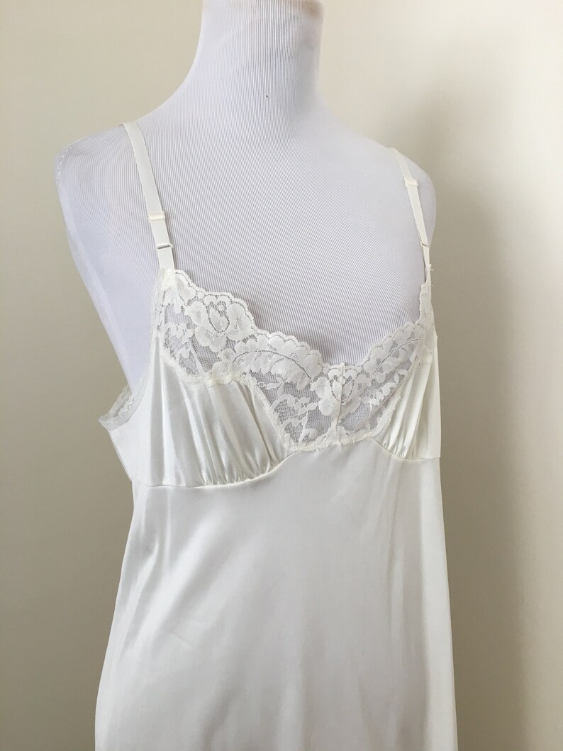 Full Slip Size 36 Vassarette White Nylon Lacy Vintage Lingerie Etsy