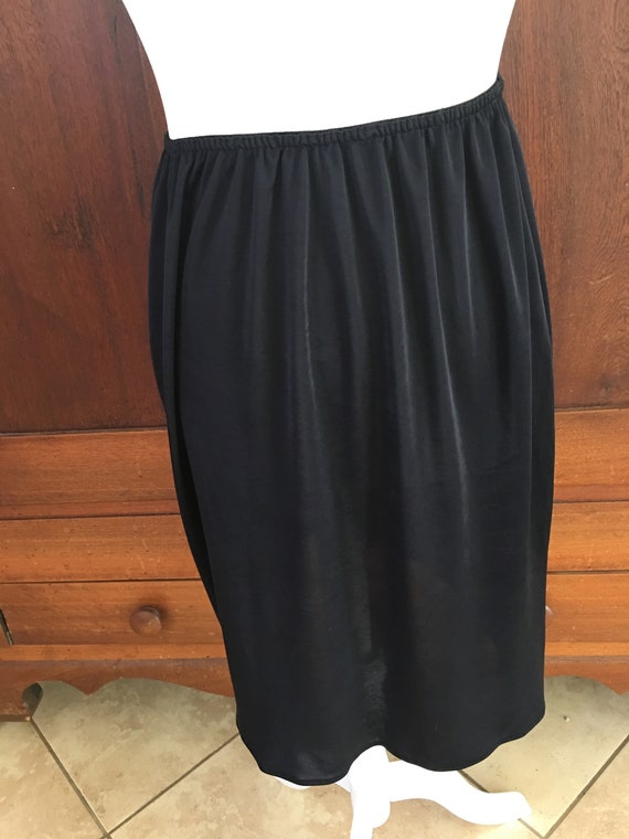 M / Half Slip / Black / Nylon / Medium... Gem