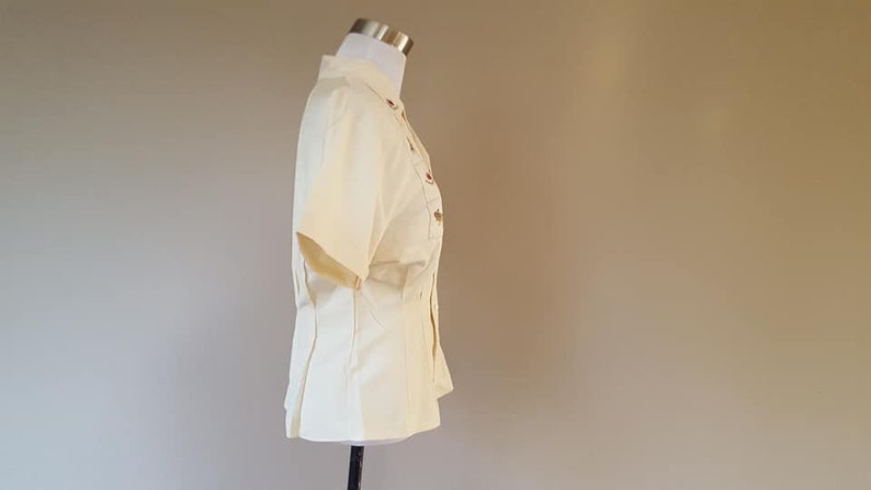 Blouse Size 36 1950/'s Linen Hand Embroidered with Cotton Threads Asian Themed Embroidering Short Sleeved Vintage Apparel