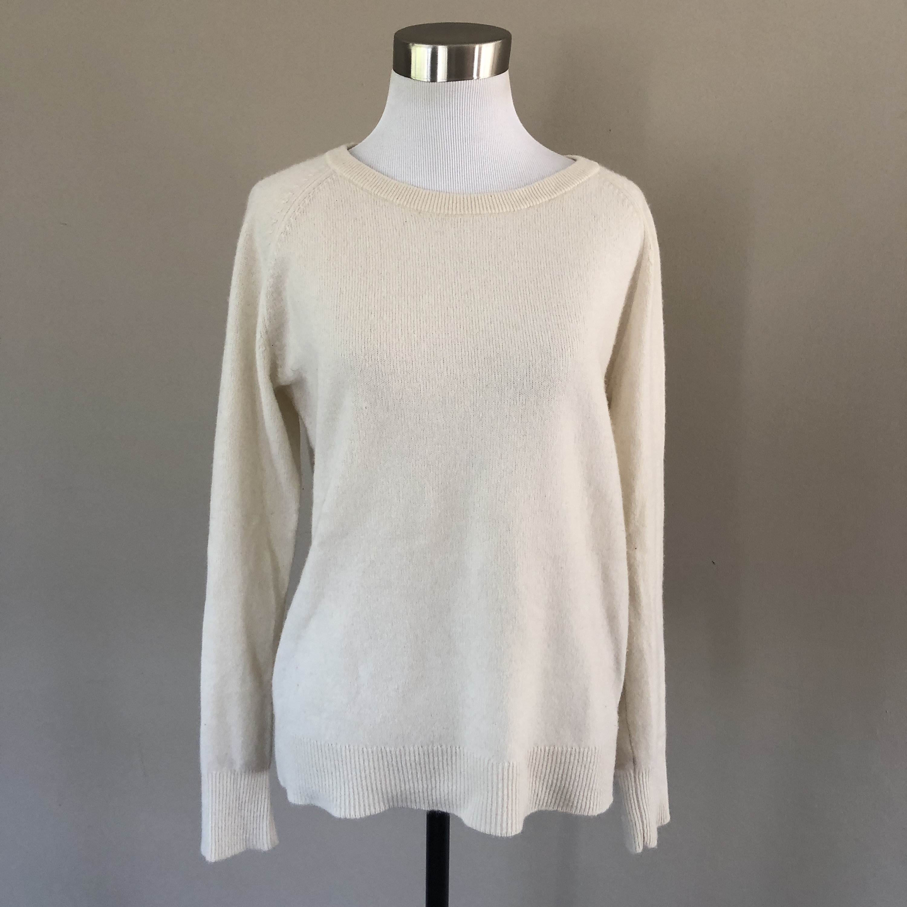 CASHMERE Junior Size Medium Pullover 